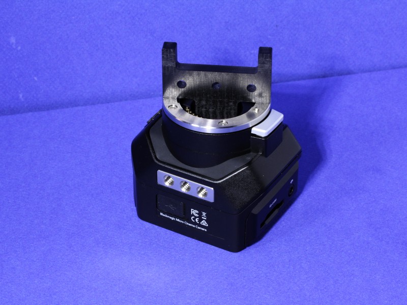 Clearance gauge resting on MFT flange above installed filter